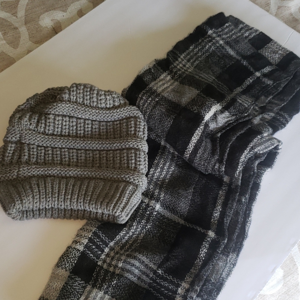 Gray Winter Set🧣 - Picture 2 of 5